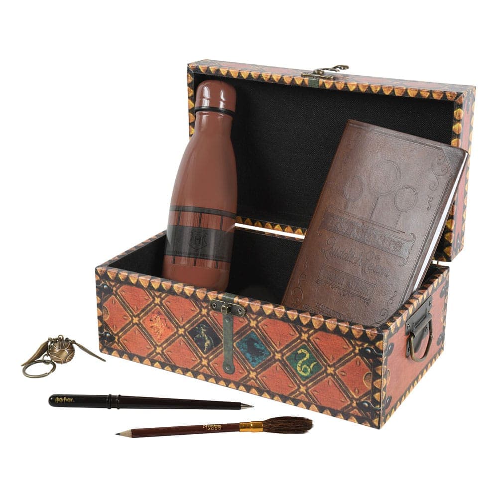 Harry Potter - Harry Potter (quidditch Trunk) Premium Gift Set (Merchandise Collectible)